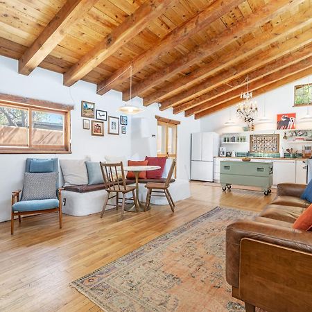 Heart Of Santa Fe - Adorable Hideaway - King And Queen - Walk To Everything - Fireplace - Ac Zewnętrze zdjęcie
